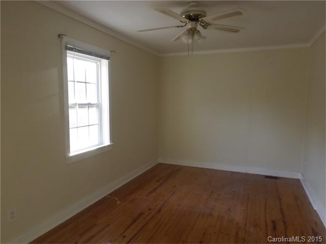 1042 W Laurel Ave, Lancaster, SC 29720 photo 3
