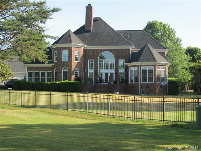 18800 Riverwind Ln, Davidson, NC 28036 photo 2