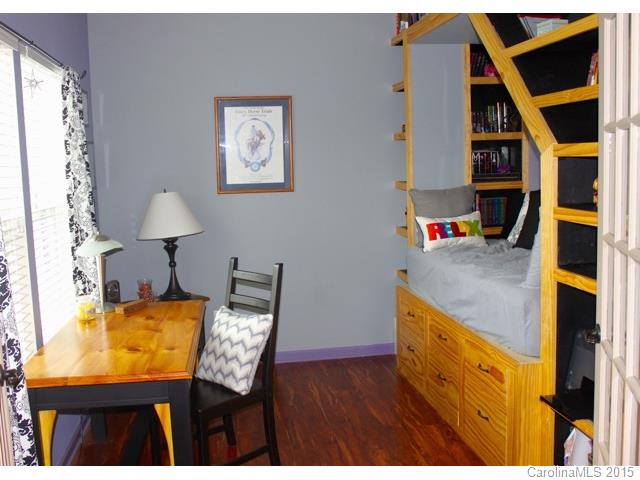 10925 Kingsview Dr, Davidson, NC 28036 photo 2