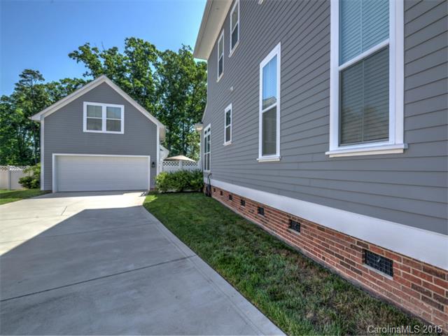 16400 Leavitt Ln, Davidson, NC 28036 photo 3