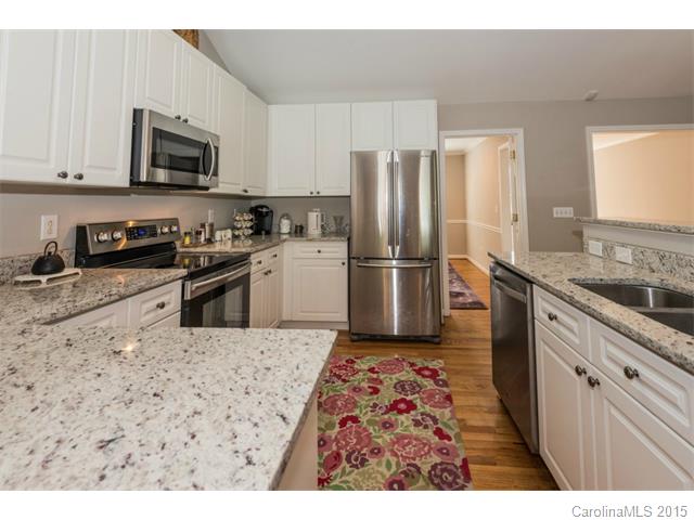 503 Grayson Ct, Matthews, NC 28105 photo 6