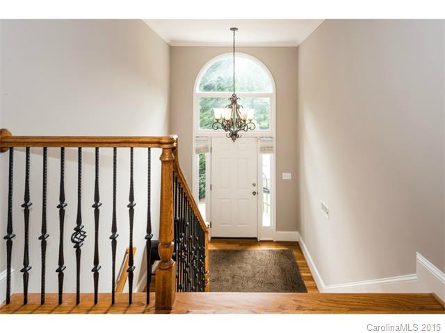 503 Grayson Ct, Matthews, NC 28105 photo 2