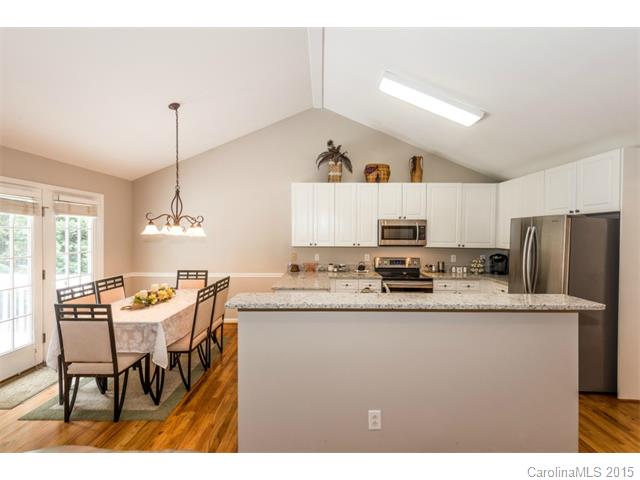 503 Grayson Ct, Matthews, NC 28105 photo 7