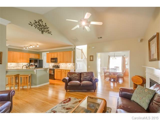 447 Glencrest Dr, Stanley, NC 28164 photo 3