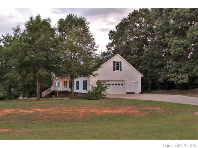 2023 Roadrunner Rd, Clover, SC 29710 photo 2