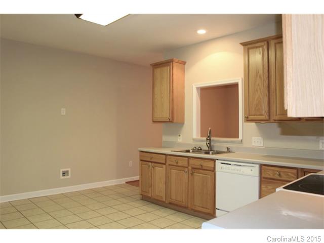 2023 Roadrunner Rd, Clover, SC 29710 photo 6