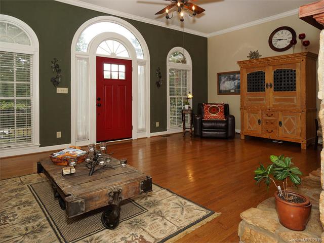 7913 Lakeview Dr, Denver, NC 28037 photo 3