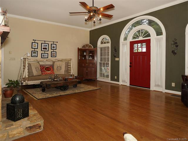 7913 Lakeview Dr, Denver, NC 28037 photo 2