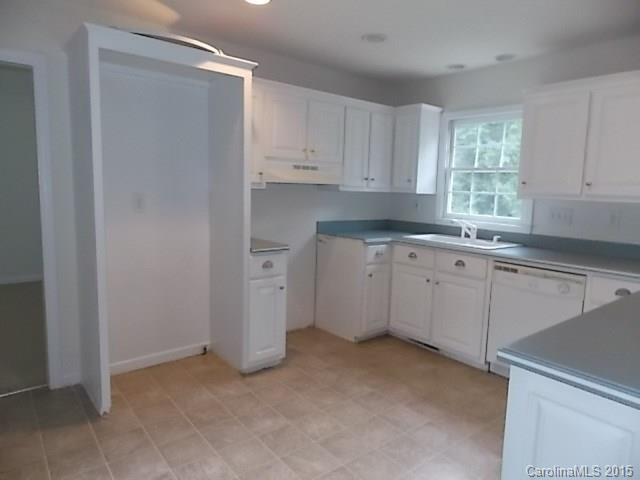 412 Pinecroft Ln, Spencer, NC 28159 photo 4