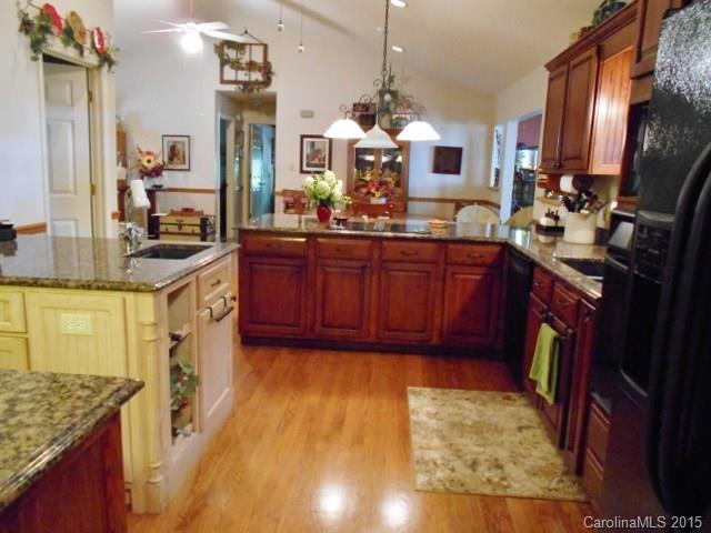 3385 Mockingbird Ln, Lancaster, SC 29720 photo 4