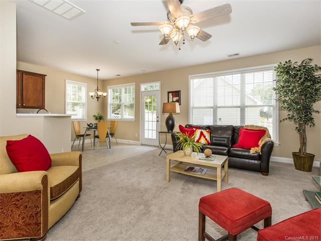 15537 Crossing Gate Dr, Cornelius, NC 28031 photo 1
