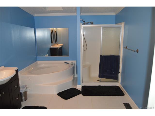 985 Spring Pointe Dr, Stony Point, NC 28678 photo 9
