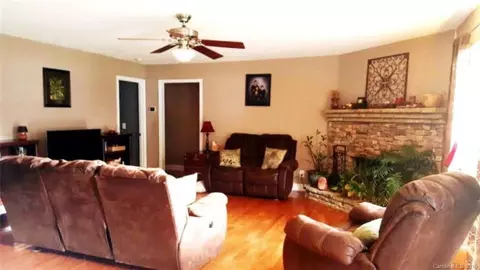 80 Candy Ln, Sylva, NC 28779 photo 2