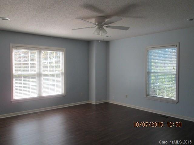 1328 Pear Dr, Conover, NC 28613 photo 4