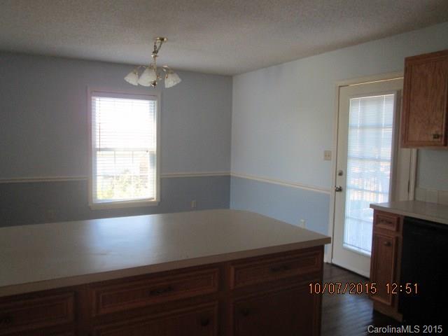 1328 Pear Dr, Conover, NC 28613 photo 8