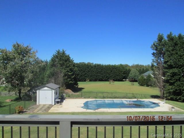 1328 Pear Dr, Conover, NC 28613 photo 3