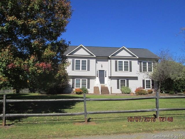 1328 Pear Dr, Conover, NC 28613 photo 1