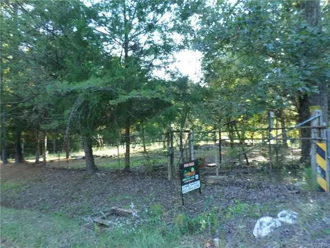 2050 Pinta Dr, Lancaster, SC 29720 photo 2
