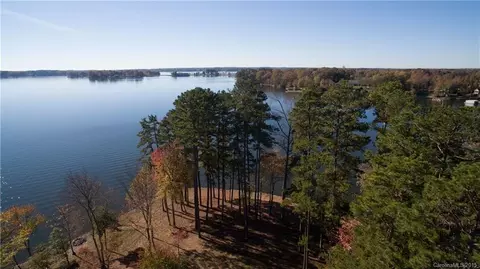 8699 Howard Dr, Terrell, NC 28682 photo 4