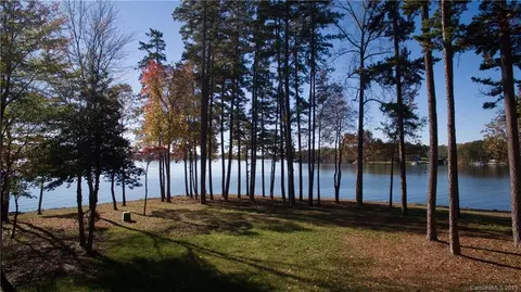 8699 Howard Dr, Terrell, NC 28682 photo 2