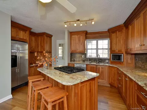 105 Continental Dr, Flat Rock, NC 28731 photo 7