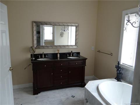 52 River Pointe Ct, Hickory, NC 28601 photo 22