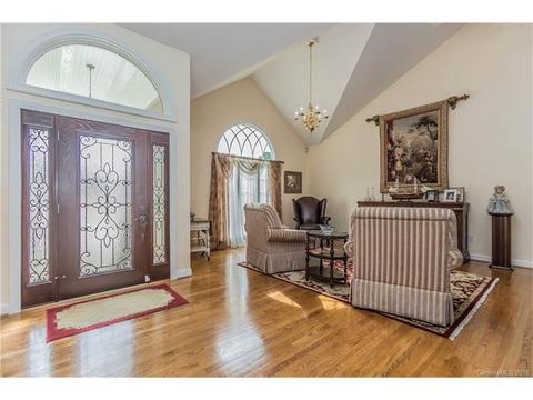 52 River Pointe Ct, Hickory, NC 28601 photo 8