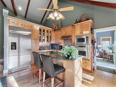 63 Redbud Ln, Clyde, NC 28721 photo 9