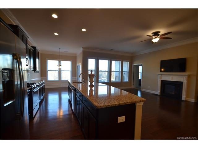 3410 Streamside Dr, Davidson, NC 28036 photo 8