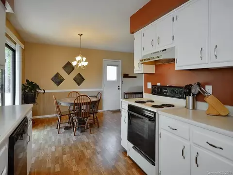 15 Cresthaven Dr, Clyde, NC 28721 photo 9