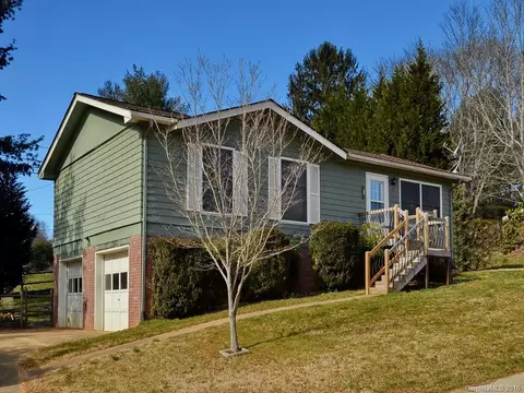 15 Cresthaven Dr, Clyde, NC 28721 photo 1