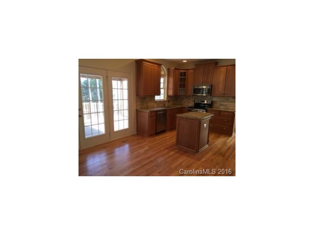 19519 Dufour Ct, Cornelius, NC 28031 photo 2