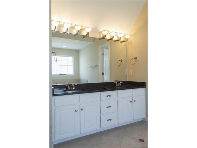 19519 Dufour Ct, Cornelius, NC 28031 photo 8