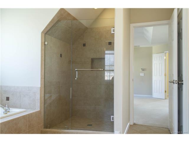 19519 Dufour Ct, Cornelius, NC 28031 photo 9
