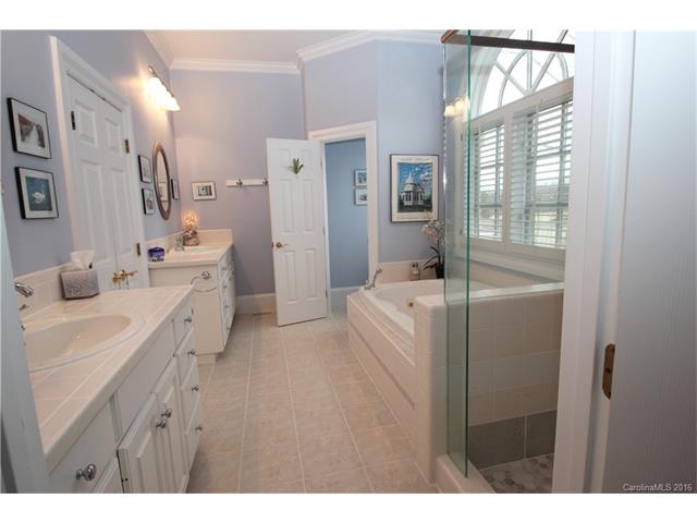18806 Riverwind Ln, Davidson, NC 28036 photo 18