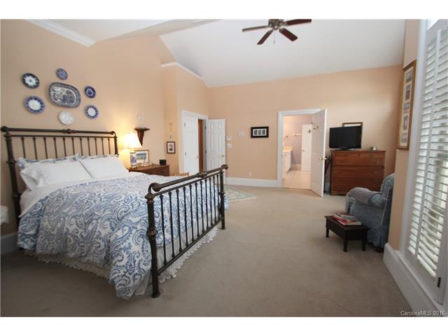 18806 Riverwind Ln, Davidson, NC 28036 photo 17