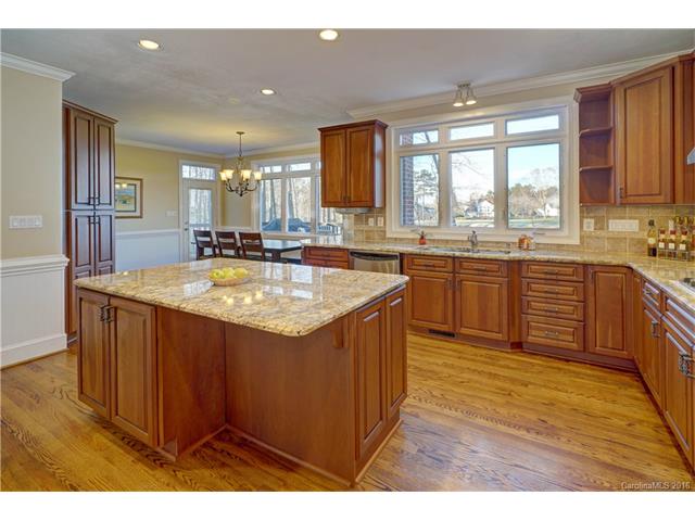 18100 River Ford Dr, Davidson, NC 28036 photo 5