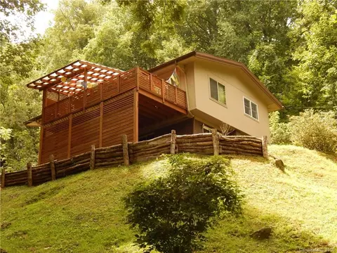 64 Utopia Dr, Cullowhee, NC 28723 photo 1
