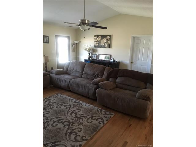 118 Doree Ln, Crouse, NC 28033 photo 3