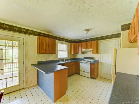 151 Pinehaven Dr, Clyde, NC 28721 photo 4