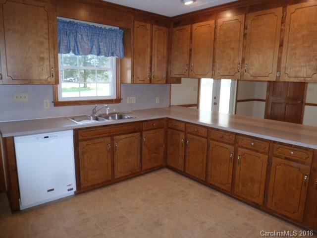 592 Freemont Dr, Lancaster, SC 29720 photo 8