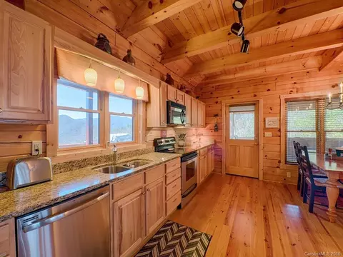 10 Hunters Trl, Sylva, NC 28779 photo 9
