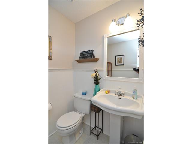 301 Minden Ln, Matthews, NC 28105 photo 9