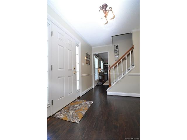 301 Minden Ln, Matthews, NC 28105 photo 2