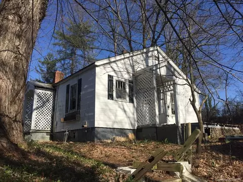 9 Mears Ave, Canton, NC 28716 photo 1