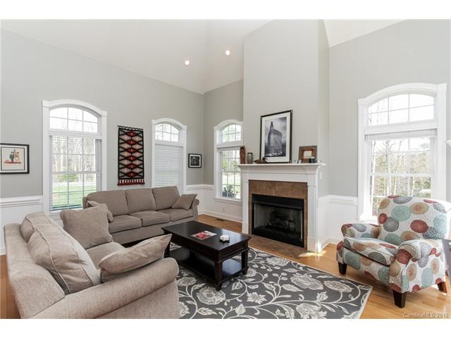 370 Squirrel Ln, Clover, SC 29710 photo 9