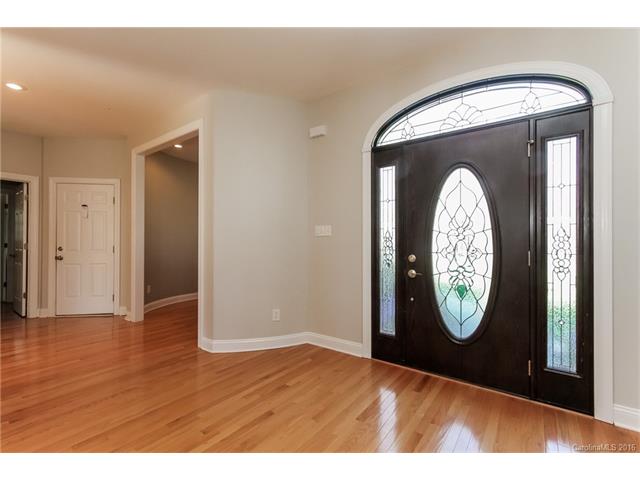 370 Squirrel Ln, Clover, SC 29710 photo 5