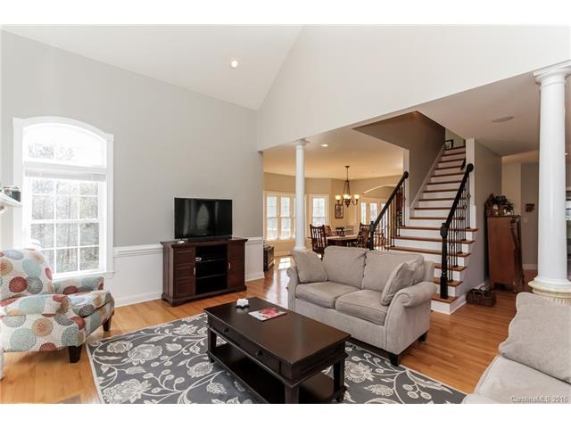 370 Squirrel Ln, Clover, SC 29710 photo 11
