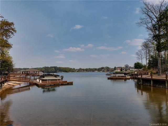 19034 Peninsula Point Dr, Cornelius, NC 28031 photo 2