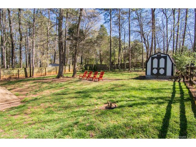 324 Radio Rd, Charlotte, NC 28216 photo 14
